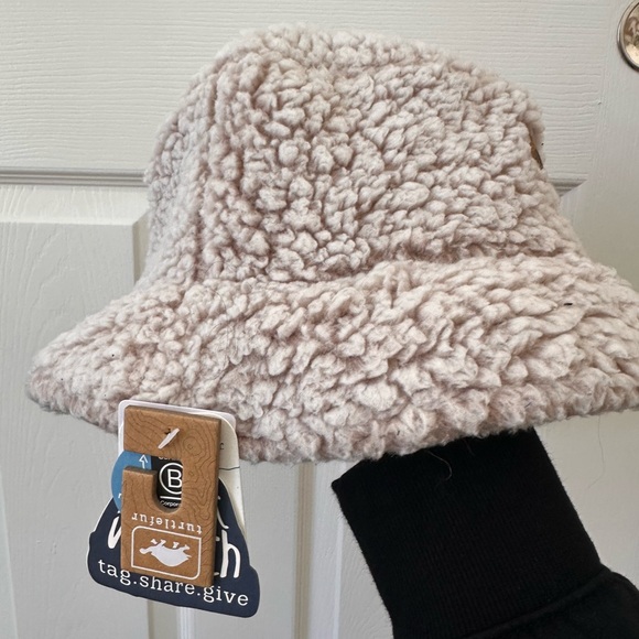 Turtle Fur Fleece Bucket Hat - Picture 12 of 13